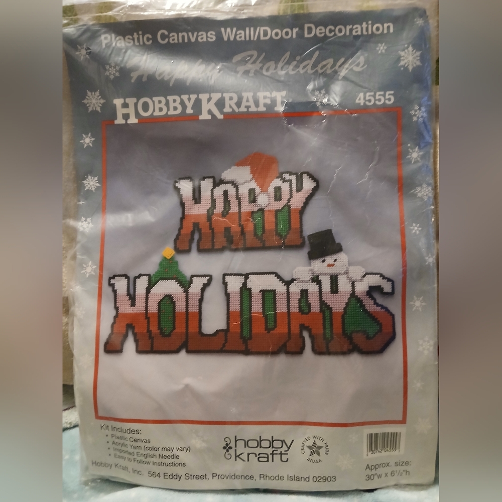 Vintage Hobby Kraft Plastic Canvas Wall Decoration Needlecraft Kit HAPPY HOLIDAY